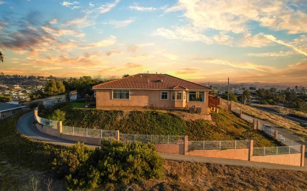 https://cdn.realtyfeed.com/cdn/127/306533044/0d5a6f35bfa19a913cc7a6bd53cb9d1c.webp