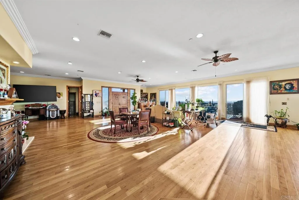 https://cdn.realtyfeed.com/cdn/127/306533044/c10f5be79d8ec665f27985352e2c255d.webp