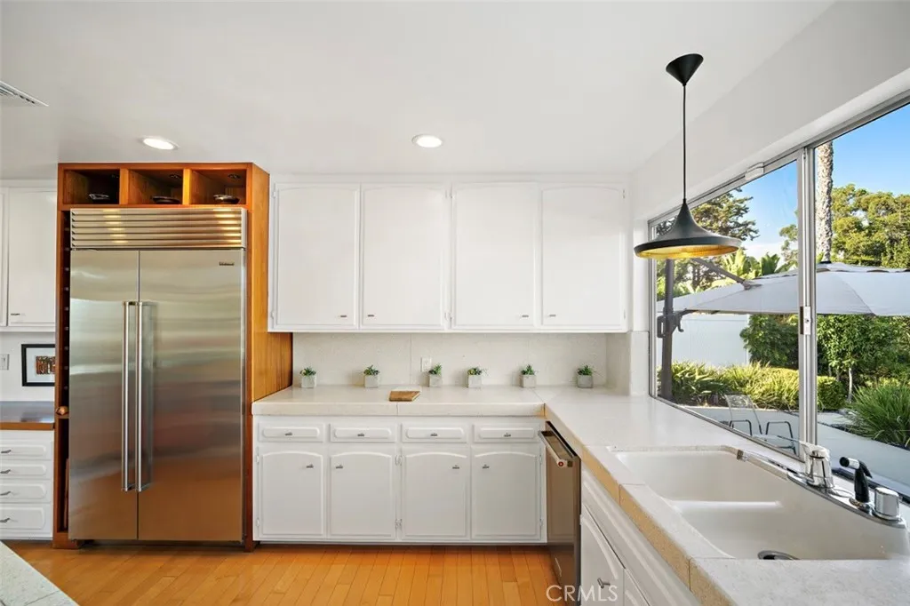 https://cdn.realtyfeed.com/cdn/127/306533061/78ce1a1bc30f20bcf5a858c988844da1.webp