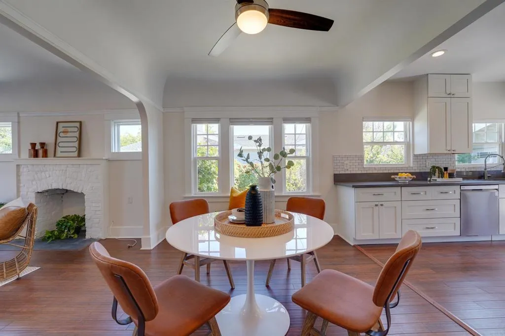 https://cdn.realtyfeed.com/cdn/127/306533071/205c755c03a8072b1e23485aa6cb9020.webp