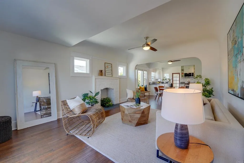 https://cdn.realtyfeed.com/cdn/127/306533071/b21ecf7c2a7b51a62aac0a9a3891f058.webp