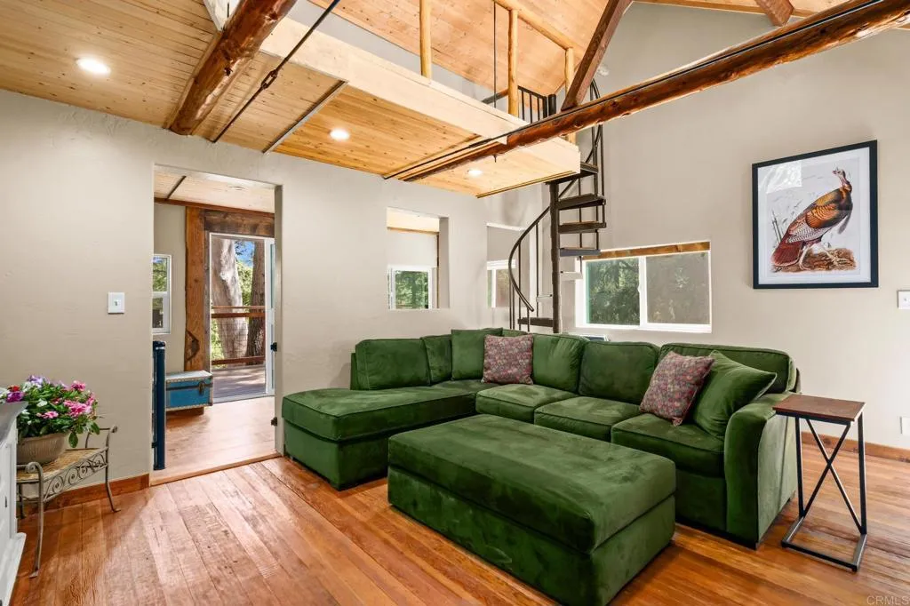 https://cdn.realtyfeed.com/cdn/127/306533097/b289beb36fa9b2fc6a38590ee632bffa.webp