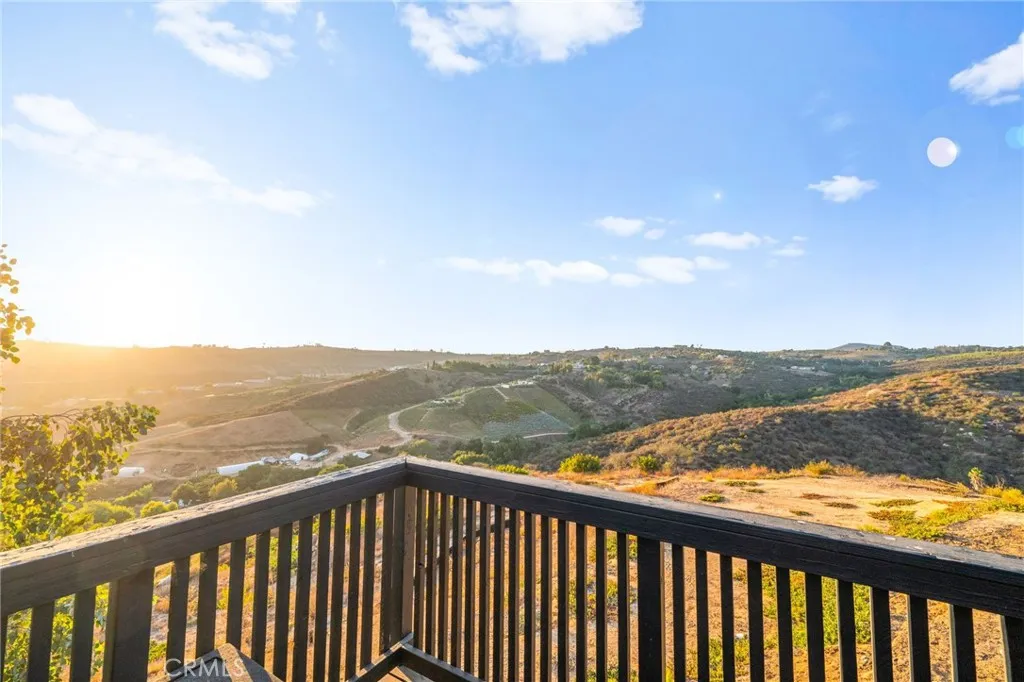 https://cdn.realtyfeed.com/cdn/127/306533103/e5795d6d609042c5477a5cbf34a7f6e1.webp