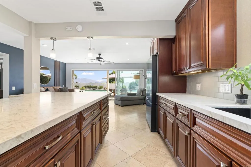 https://cdn.realtyfeed.com/cdn/127/306533104/01c3ed28f4c5d7b4b896724a3c192ab4.webp