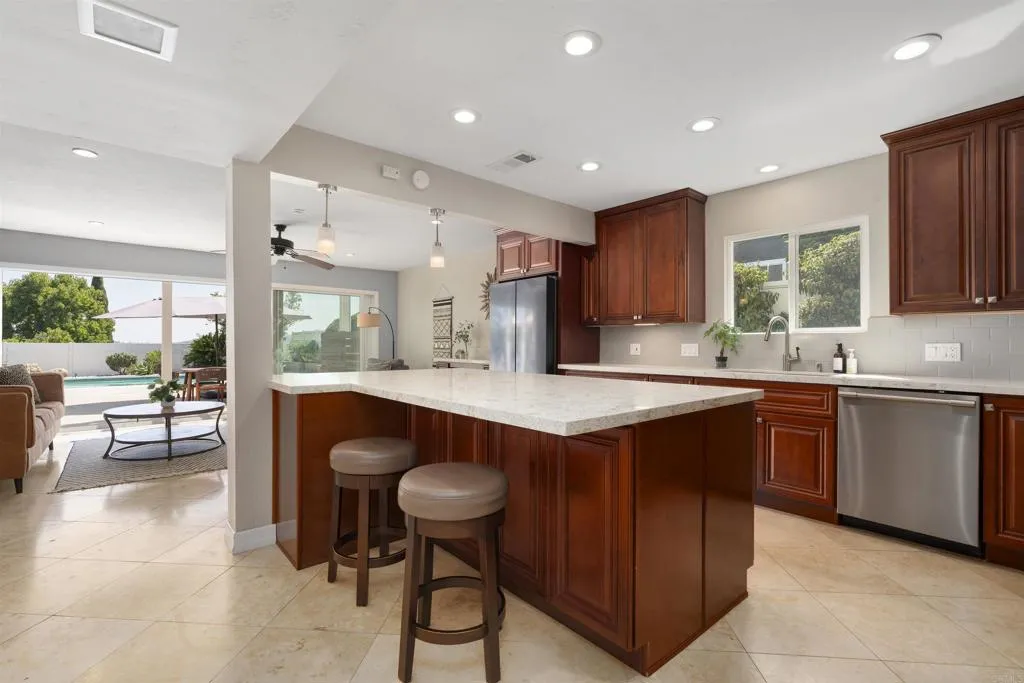 https://cdn.realtyfeed.com/cdn/127/306533104/a082322fa286a664a9283491e1c280a4.webp