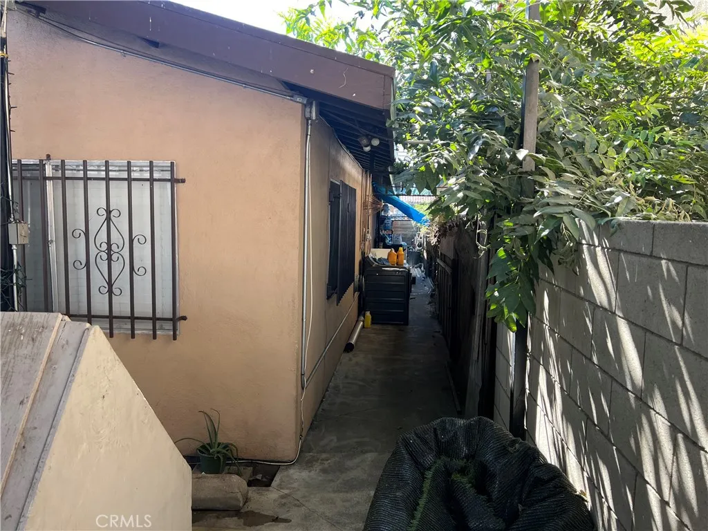 9122 S Hoover Street, Los Angeles, CA 90044 - Photo 5 of 32, Los Angeles, CA