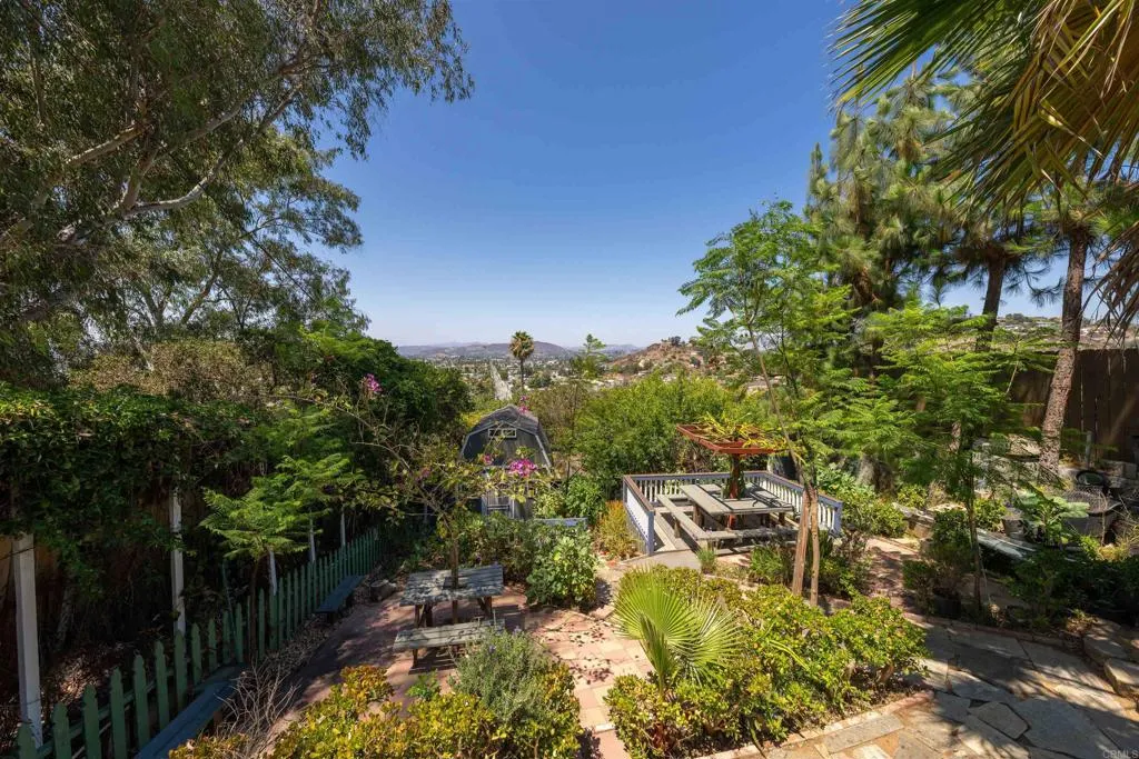 https://cdn.realtyfeed.com/cdn/127/306533402/82689288fd38f8d2f32e25e5bdb573e1.webp