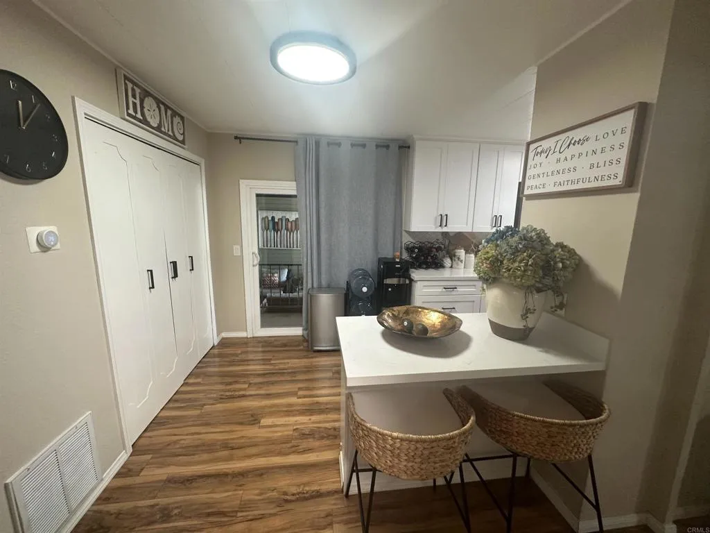 https://cdn.realtyfeed.com/cdn/127/306533636/0685c9010661c749b55d2f499ae00790.webp