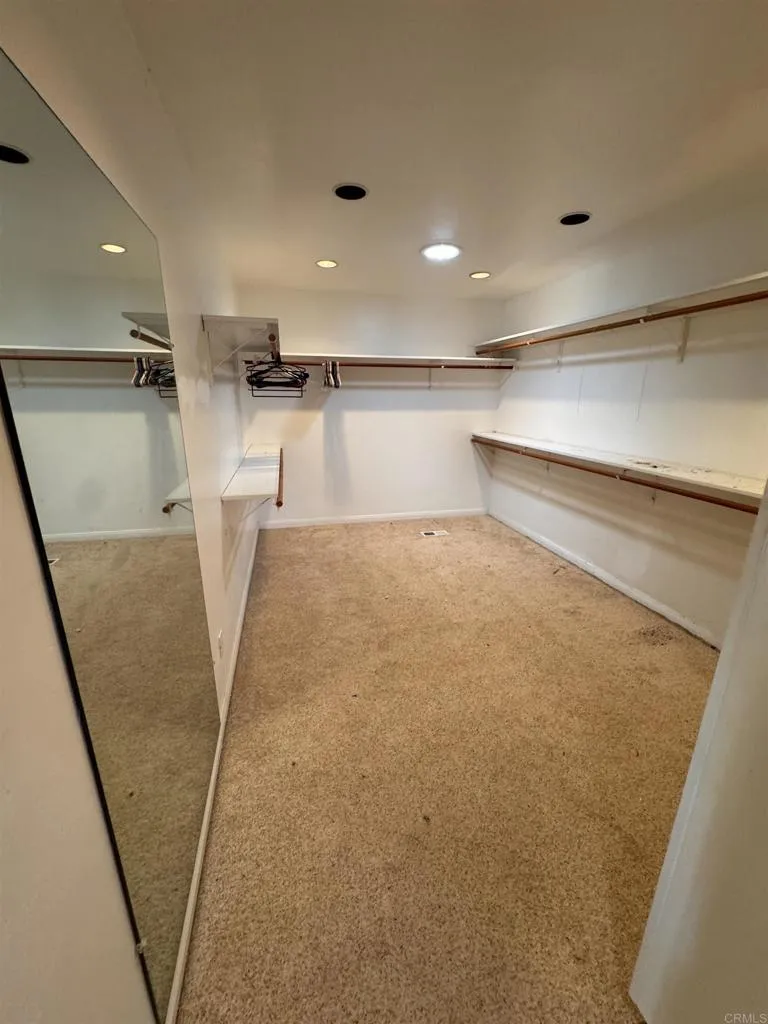 https://cdn.realtyfeed.com/cdn/127/306533653/147e48b8d70dcf99d218929604495e0e.webp