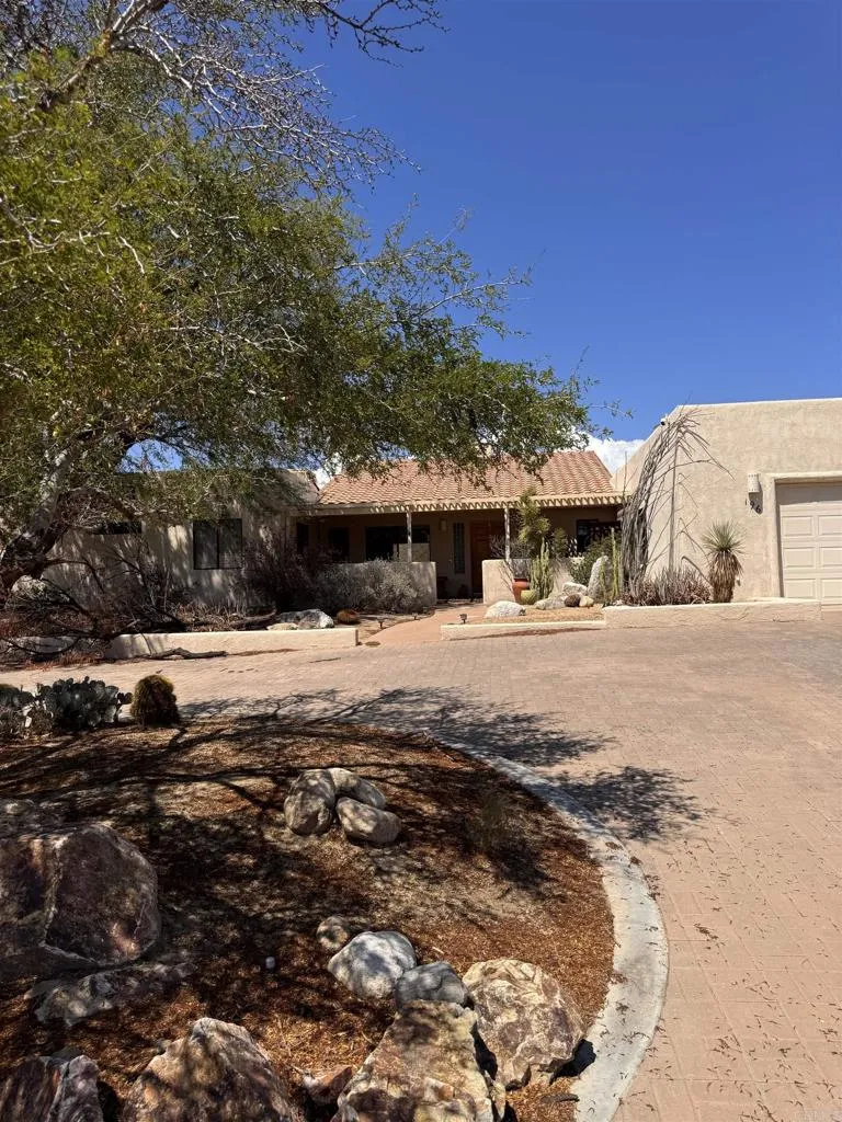 https://cdn.realtyfeed.com/cdn/127/306533653/4d149b2b6ed8cf3e61d24b363887ec22.webp