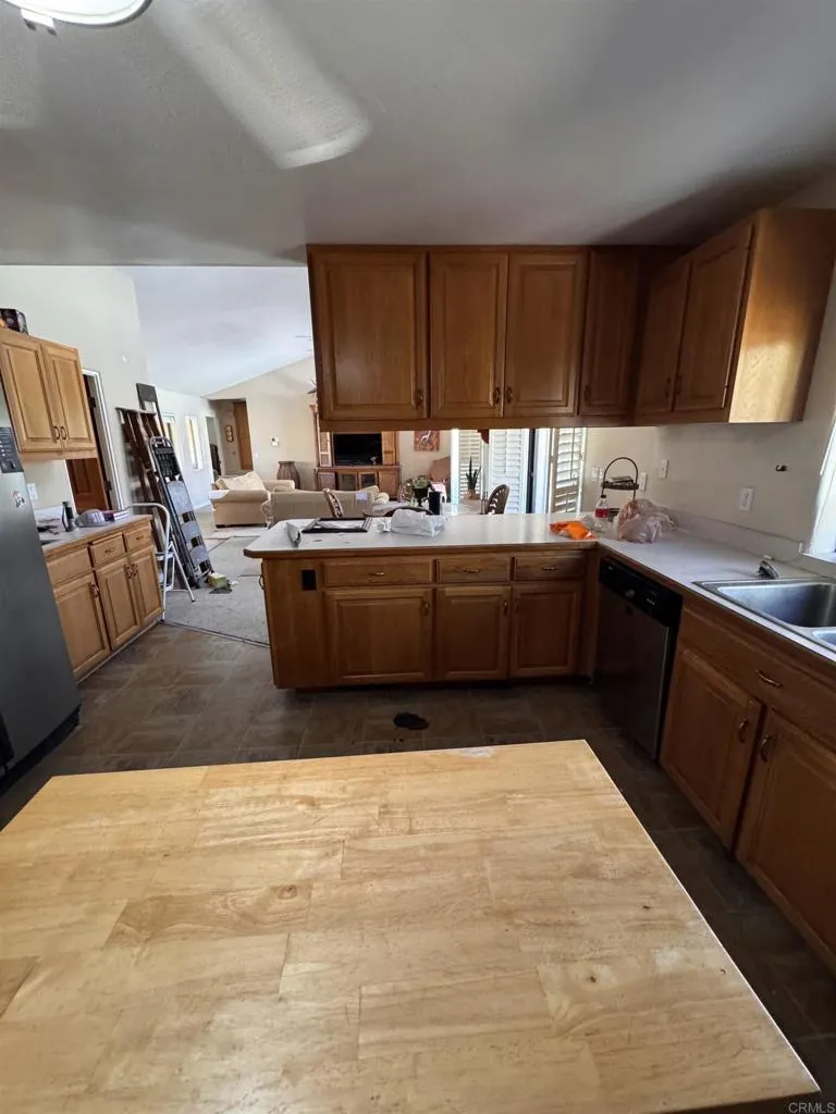 https://cdn.realtyfeed.com/cdn/127/306533653/a56a0bc66f20b0fdc370419a0ceb23cb.webp