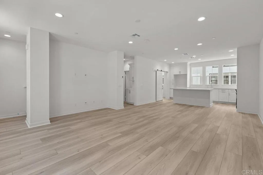 Photo #5: NDP2508585 Listing 