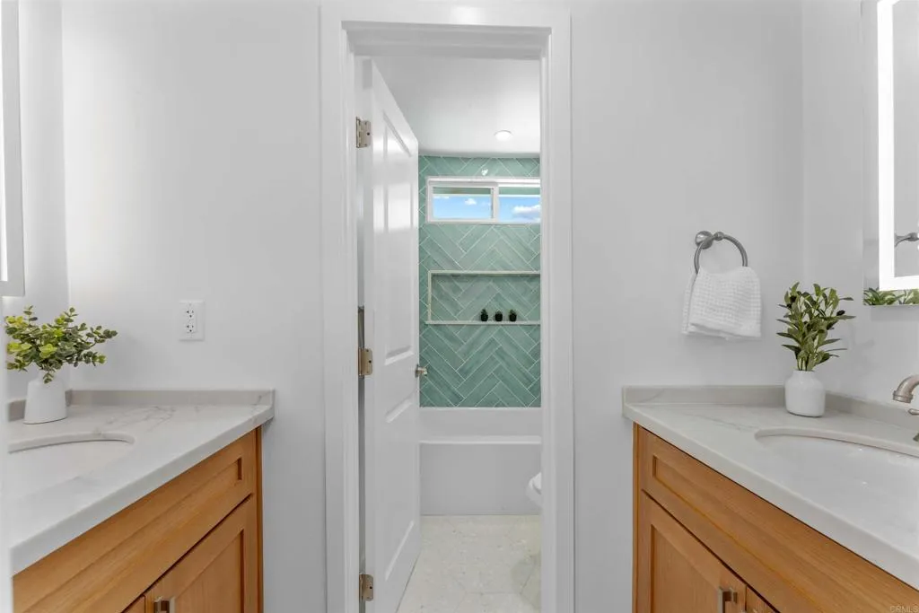 https://cdn.realtyfeed.com/cdn/127/306533757/a13f108b1cfce21d60cf294a481a8ab1.webp