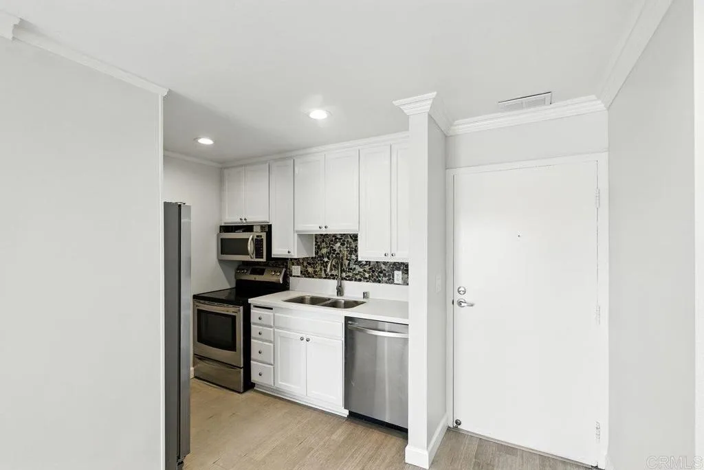 https://cdn.realtyfeed.com/cdn/127/306533775/70703d4225dd4b6c14f383a6e29e19b3.webp