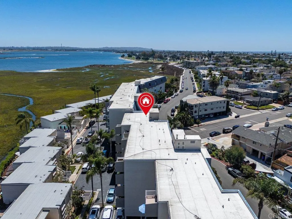 https://cdn.realtyfeed.com/cdn/127/306533775/d438ebb6b8ff284fdab6af02b1c1e132.webp