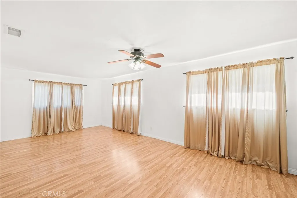 https://cdn.realtyfeed.com/cdn/127/306533849/117a10a489b0e6e60dba837312616bfe.webp