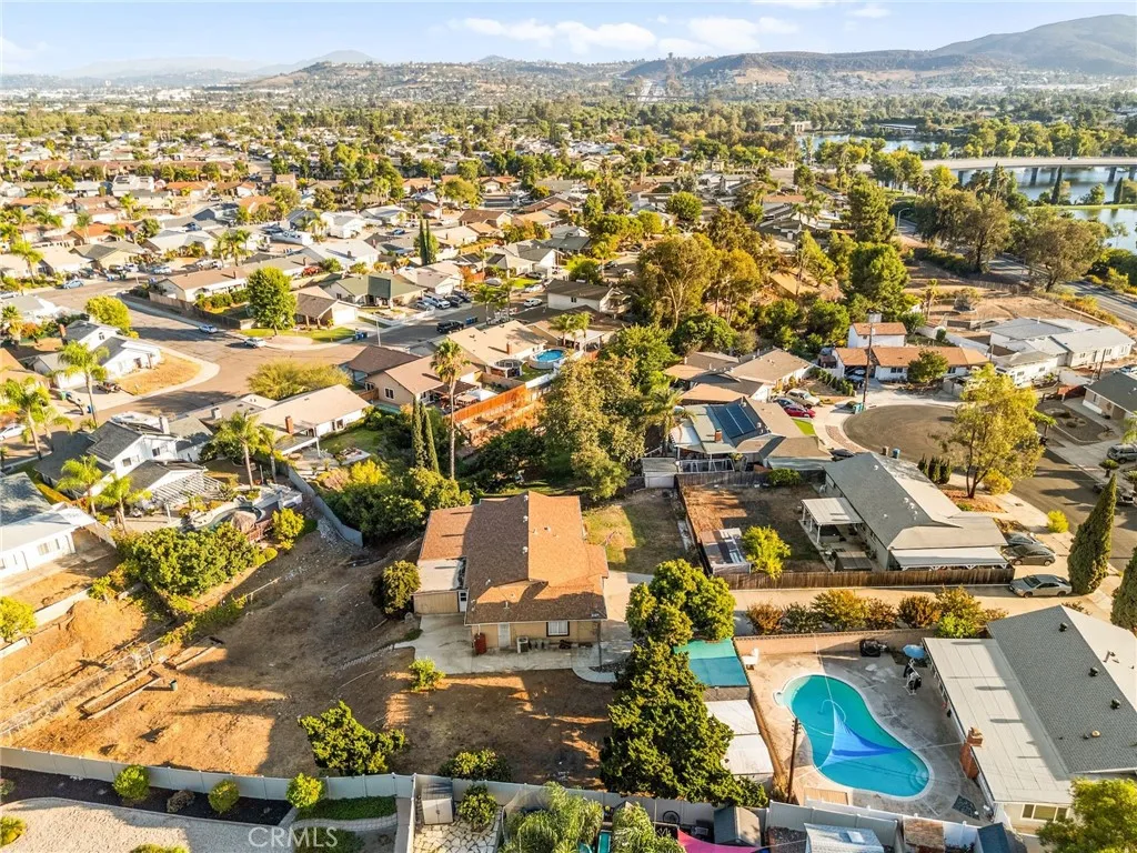 https://cdn.realtyfeed.com/cdn/127/306533849/3af23ee05f752115d7bef98f586ffb30.webp