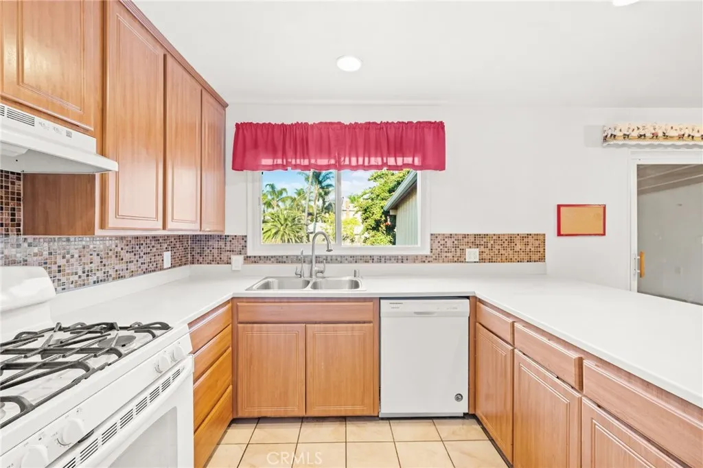 https://cdn.realtyfeed.com/cdn/127/306533849/8832ee076466219a32d751d0ac138da5.webp