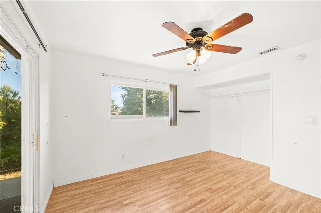 https://cdn.realtyfeed.com/cdn/127/306533849/9ea94f6b187fd3c95f9c12f9d40641fd.webp