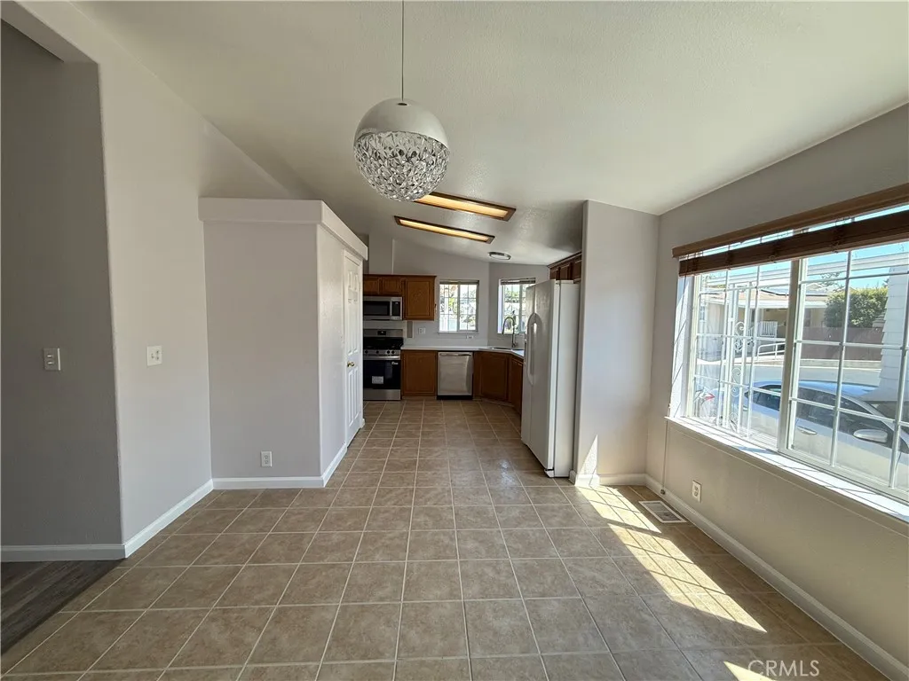 https://cdn.realtyfeed.com/cdn/127/306533888/0b60ac0a7a5b14dbb0fde333a3de9dd0.webp