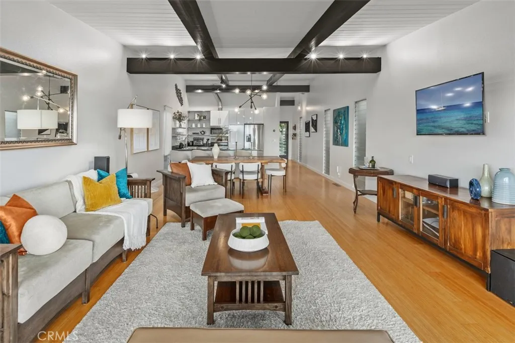 https://cdn.realtyfeed.com/cdn/127/306533901/4a3a234ea098e02dea5c7abab84c4231.webp