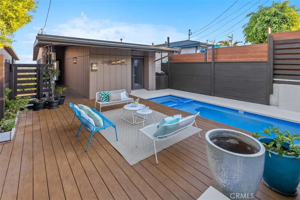 https://cdn.realtyfeed.com/cdn/127/306533901/8a56622bd2b7c38b7afebd118119f3a6.webp