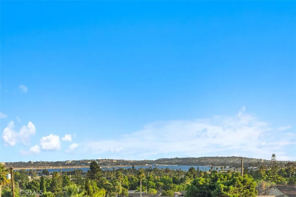 https://cdn.realtyfeed.com/cdn/127/306533901/9fb47dd2943a1c27ebb9aa633cf32972.webp