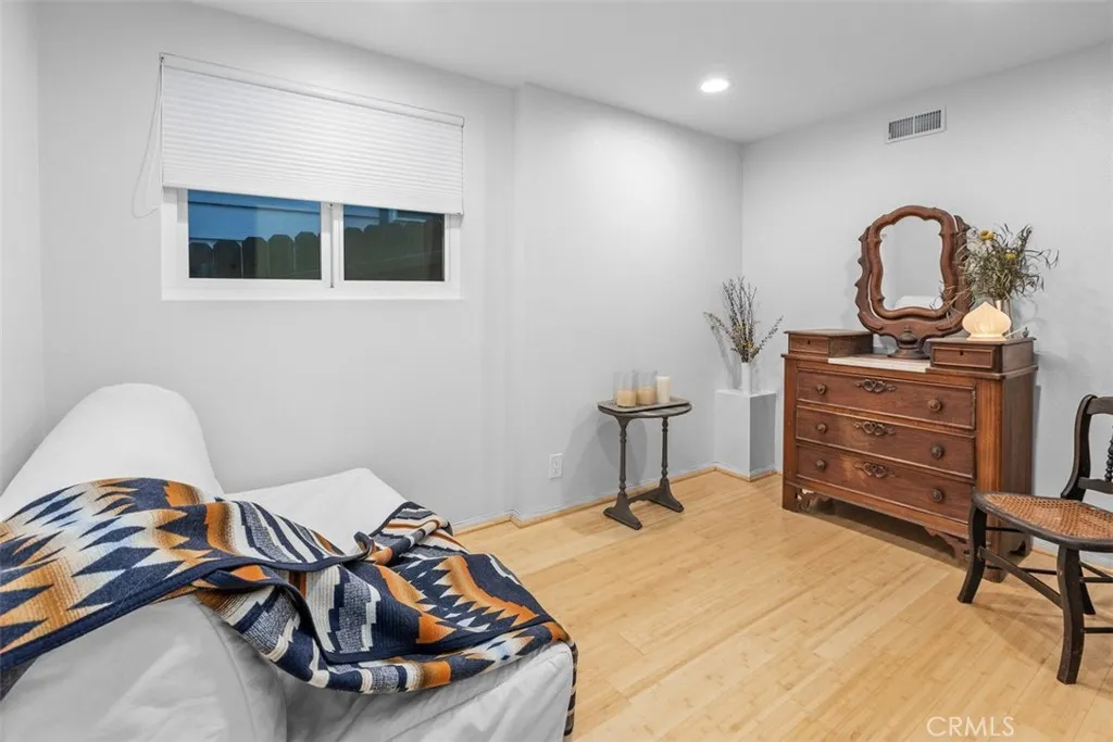 https://cdn.realtyfeed.com/cdn/127/306533901/bf72bbcf77f93a614b7a73bca686a671.webp