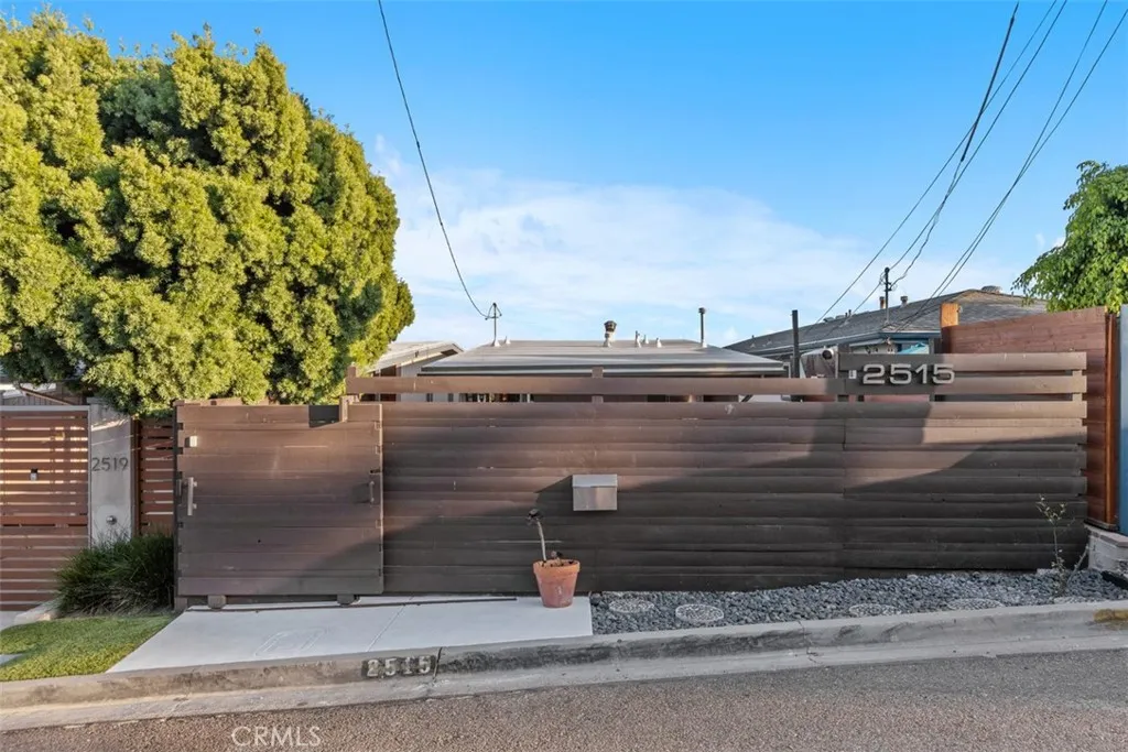 https://cdn.realtyfeed.com/cdn/127/306533901/f9a3507c4947975e6af7e9a2c8104f87.webp