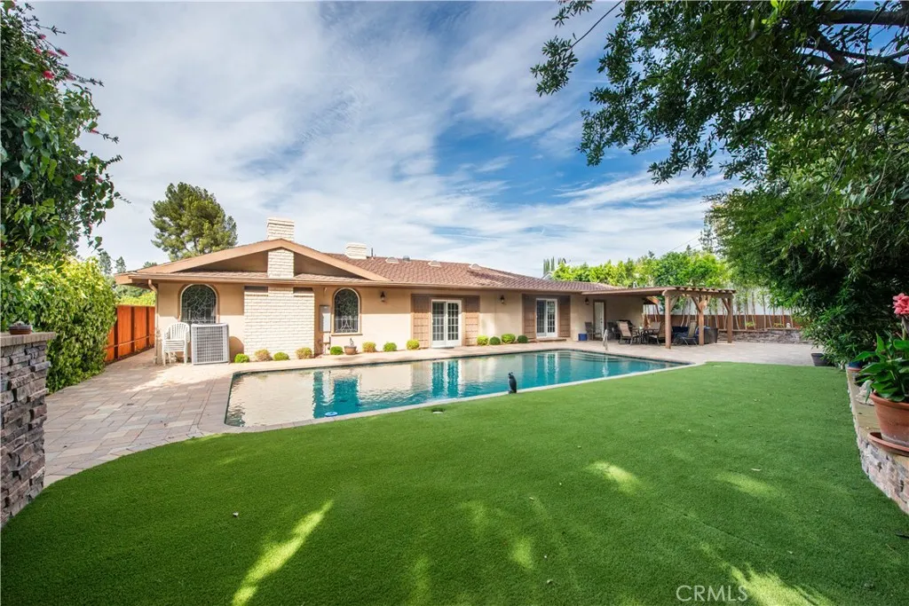 Encino, CA 91436