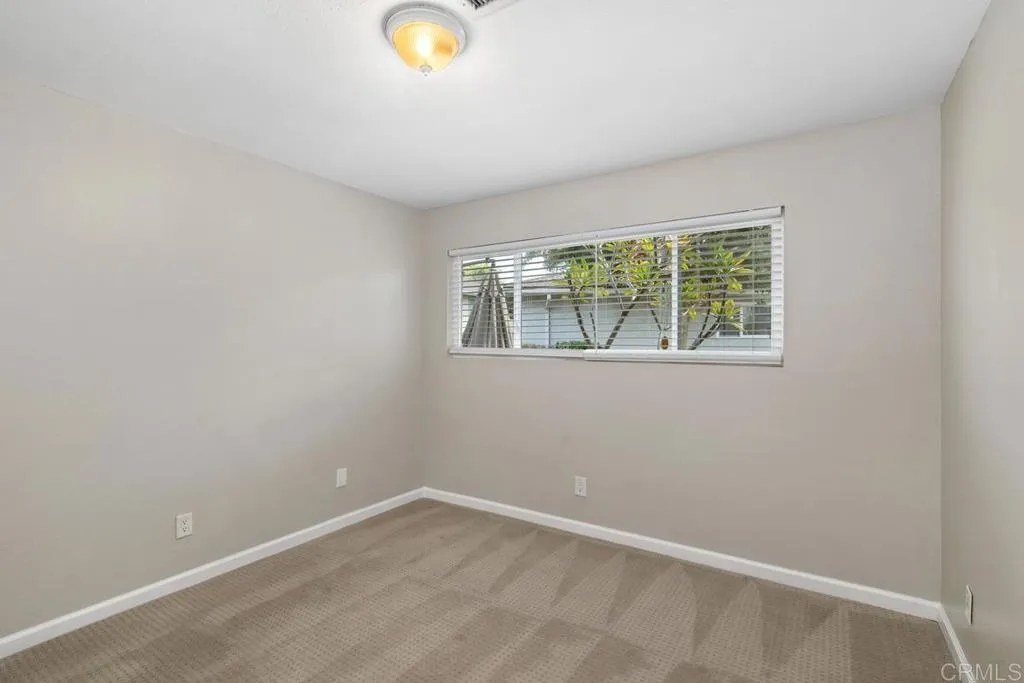 https://cdn.realtyfeed.com/cdn/127/306533924/39ab9d2d17e5f23b9a566cc3f3f275b9.webp