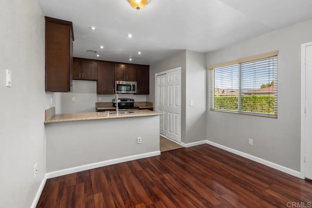 https://cdn.realtyfeed.com/cdn/127/306533924/8b4efffc4deb04d3673c6705ac616973.webp