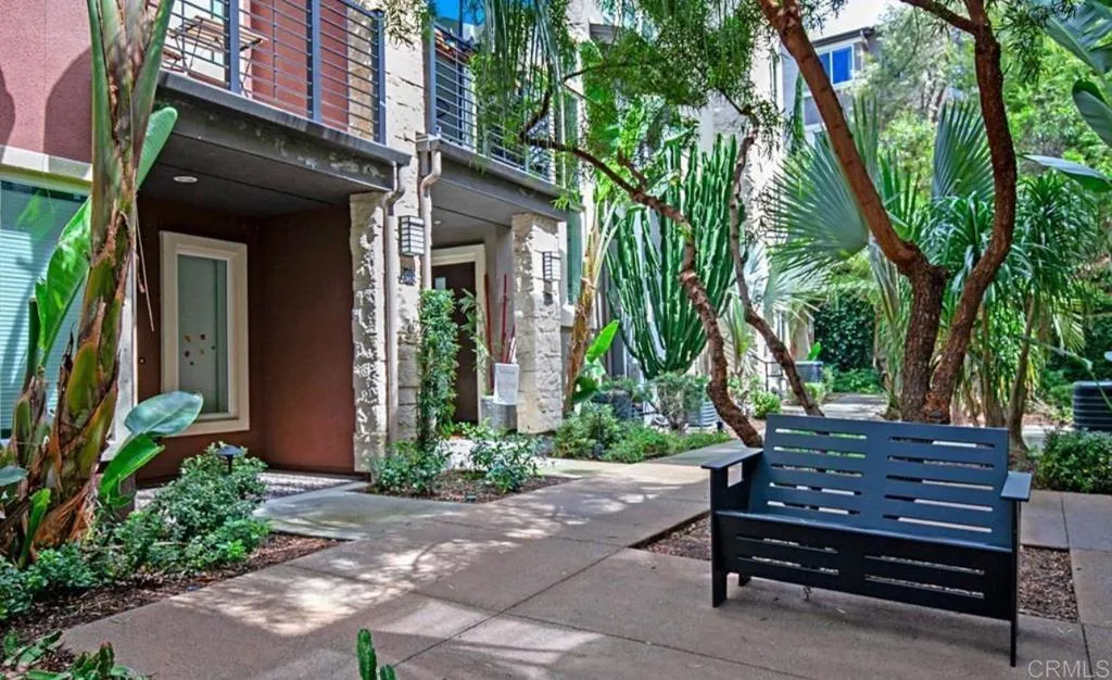 MLS: PTP2506710 Condo For Sale