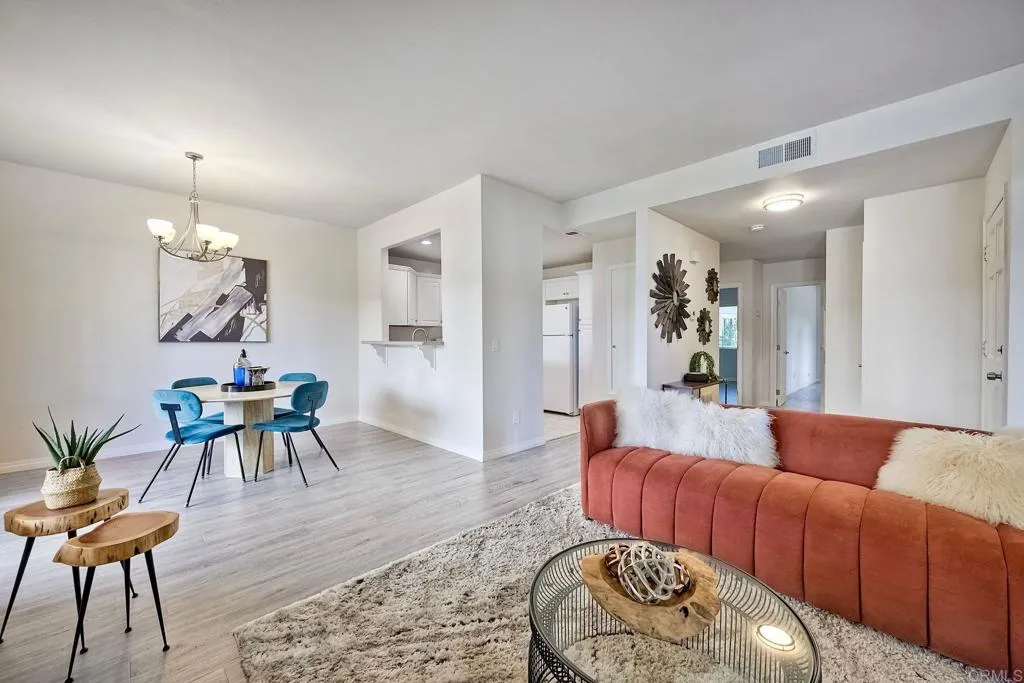 https://cdn.realtyfeed.com/cdn/127/306533995/5ce6e47c718de0d3e772415070d93b9c.webp