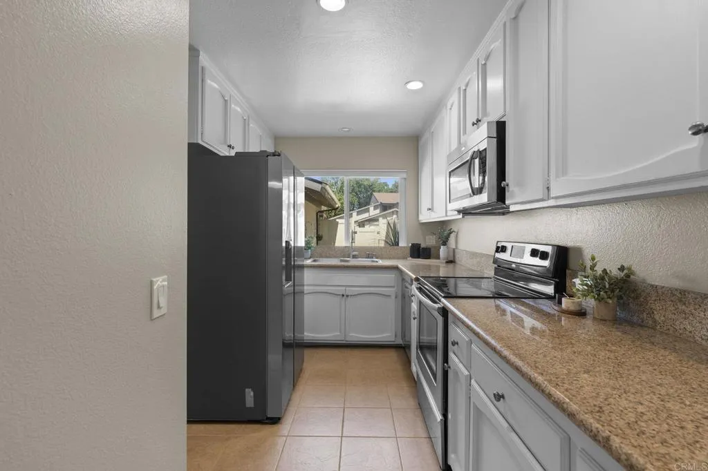 https://cdn.realtyfeed.com/cdn/127/306534045/da969b74c785464c6a1bec3062d1b2cd.webp