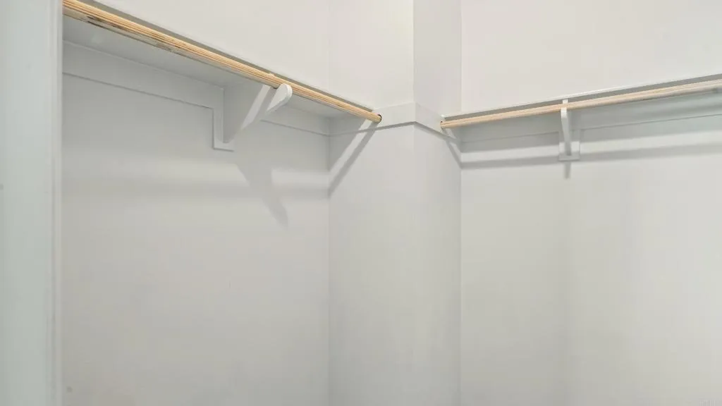 https://cdn.realtyfeed.com/cdn/127/306534068/6462196ea88ffbf05e96bb26b58a2d25.webp