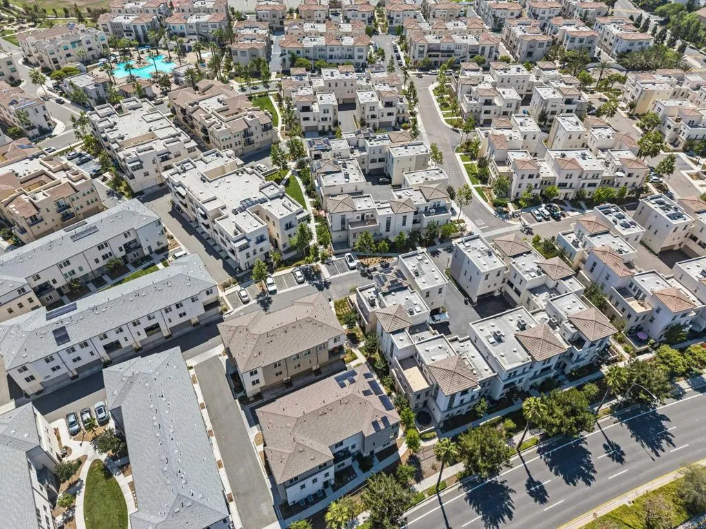 https://cdn.realtyfeed.com/cdn/127/306534068/c30f3e21bb0a87cea8778dbfbee18efe.webp