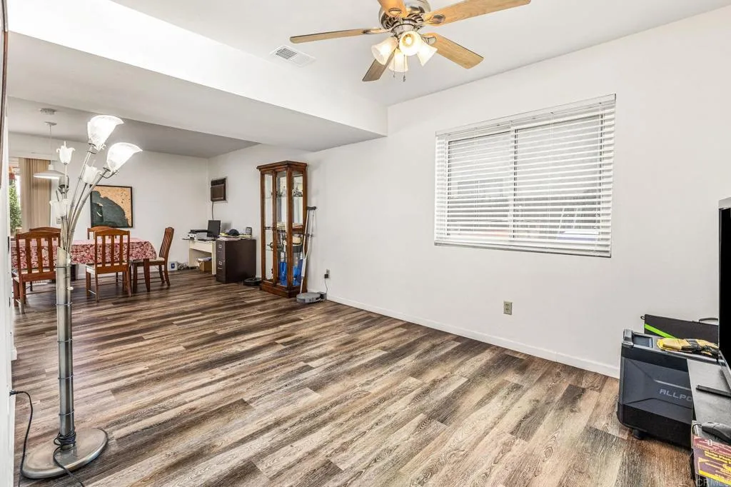 https://cdn.realtyfeed.com/cdn/127/306534069/2ed3837bb758f1d4e9afc485c4d7955f.webp