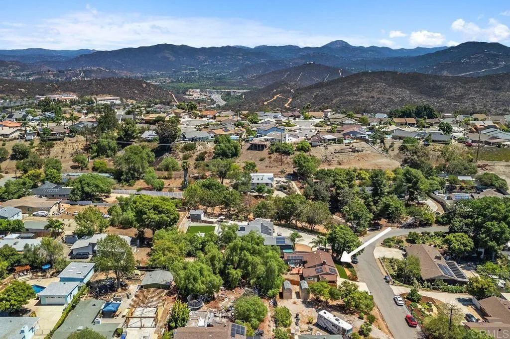 https://cdn.realtyfeed.com/cdn/127/306534086/111129a0bb3d8542acbae3eeafdd1d53.webp