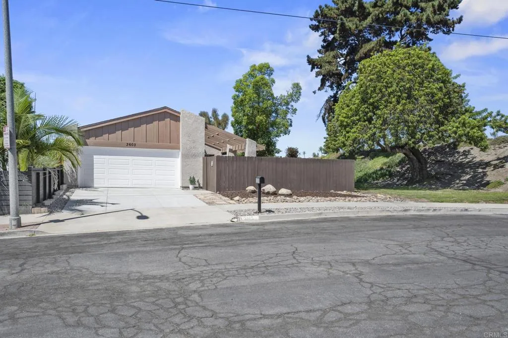 https://cdn.realtyfeed.com/cdn/127/306534087/d78c95a20c47609066239e68850f6d31.webp