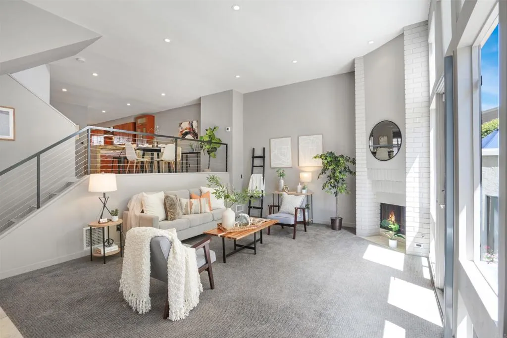 https://cdn.realtyfeed.com/cdn/127/306534123/ddc70d106b979ad186d81f9b21c60276.webp
