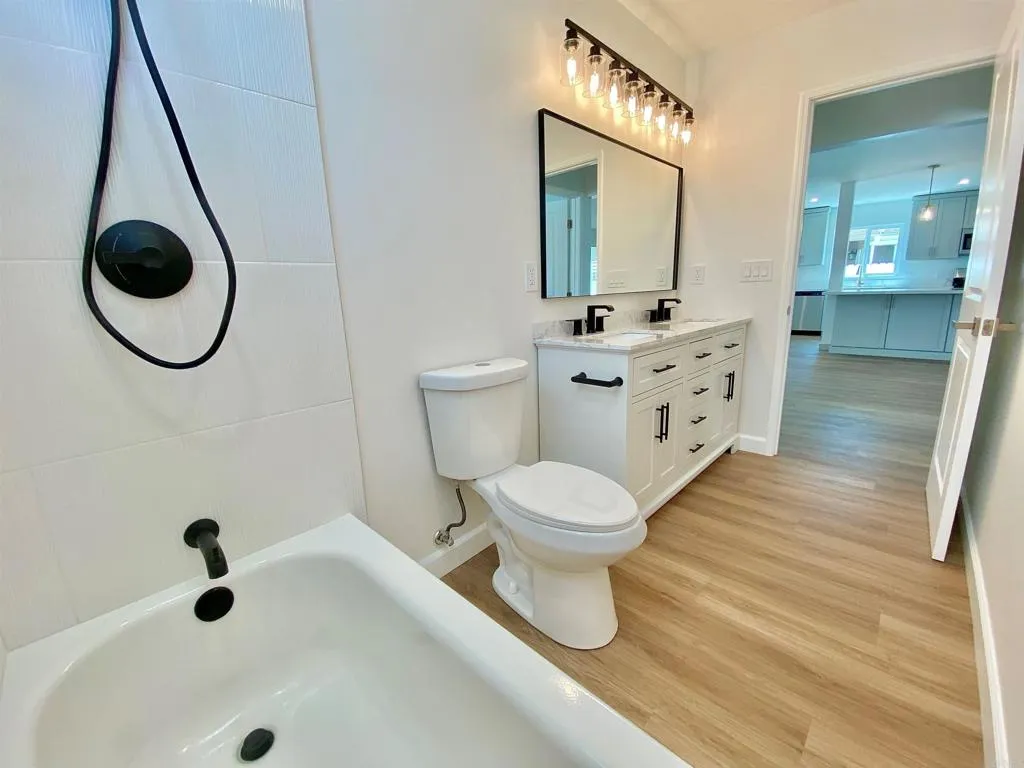 https://cdn.realtyfeed.com/cdn/127/306534124/33c3ca2a6480b037c35b6a22ea100091.webp