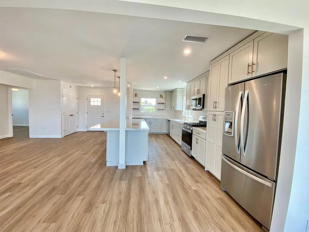 https://cdn.realtyfeed.com/cdn/127/306534124/bb1aa34bfa00cafbe3c80fdcb5faba34.webp