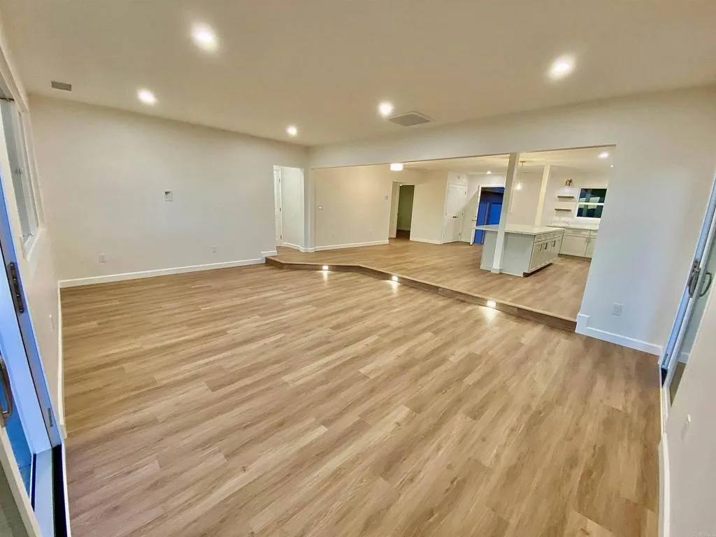 https://cdn.realtyfeed.com/cdn/127/306534124/da1a7c20105535ca574cb580142e3336.webp