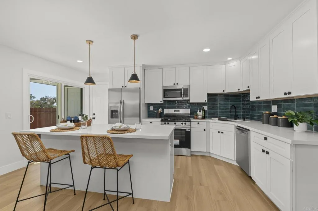 https://cdn.realtyfeed.com/cdn/127/306534229/15fde36b3e13c0df0e60ad45a6ae810c.webp