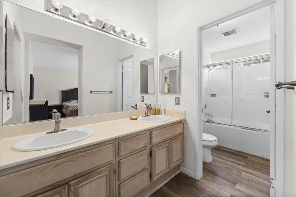 https://cdn.realtyfeed.com/cdn/127/306534303/022b1d1f15b625d77d86c3af5f79f173.webp