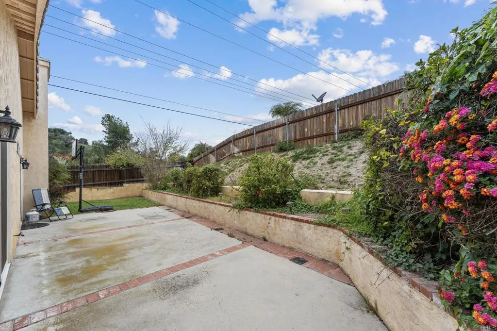 https://cdn.realtyfeed.com/cdn/127/306534303/61d9821cfa2194b89e40c46f2baef98d.webp