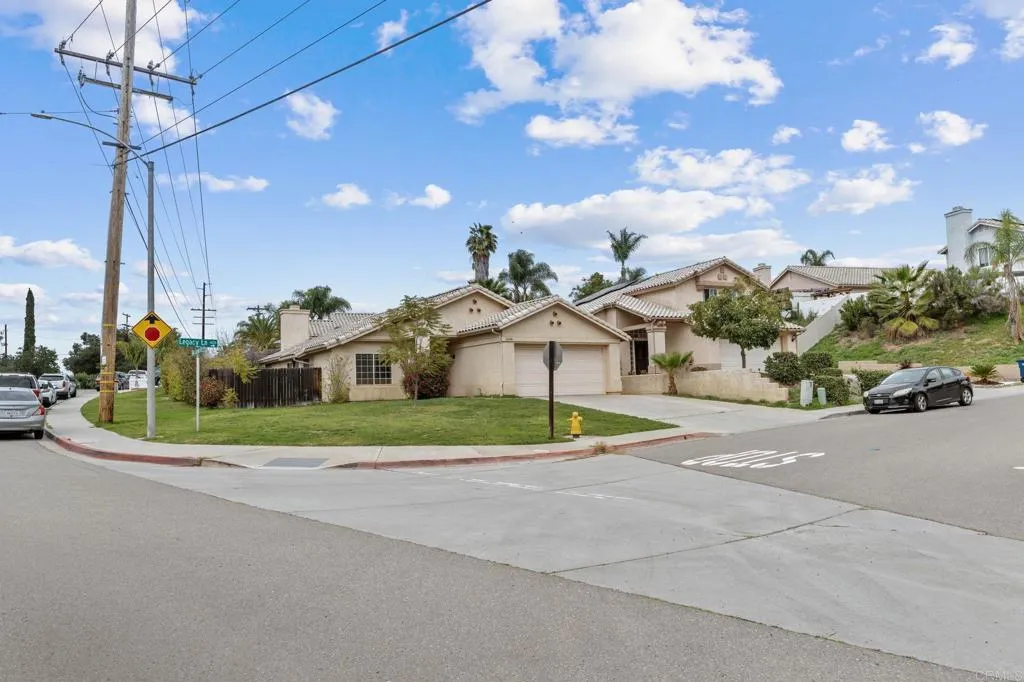 https://cdn.realtyfeed.com/cdn/127/306534303/ee8131bbab0e1dffe2191d0442f08d65.webp