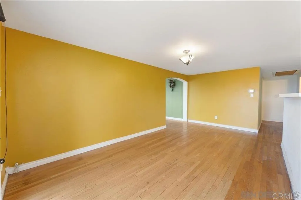 https://cdn.realtyfeed.com/cdn/127/306534304/15f1cc199476e668f0287d746eee9797.webp