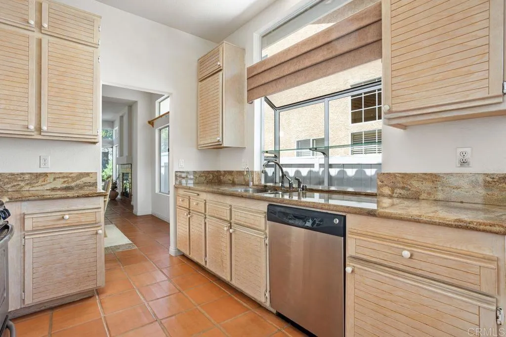 https://cdn.realtyfeed.com/cdn/127/306534380/19cf13d5da11395c091775511e0c9f3f.webp